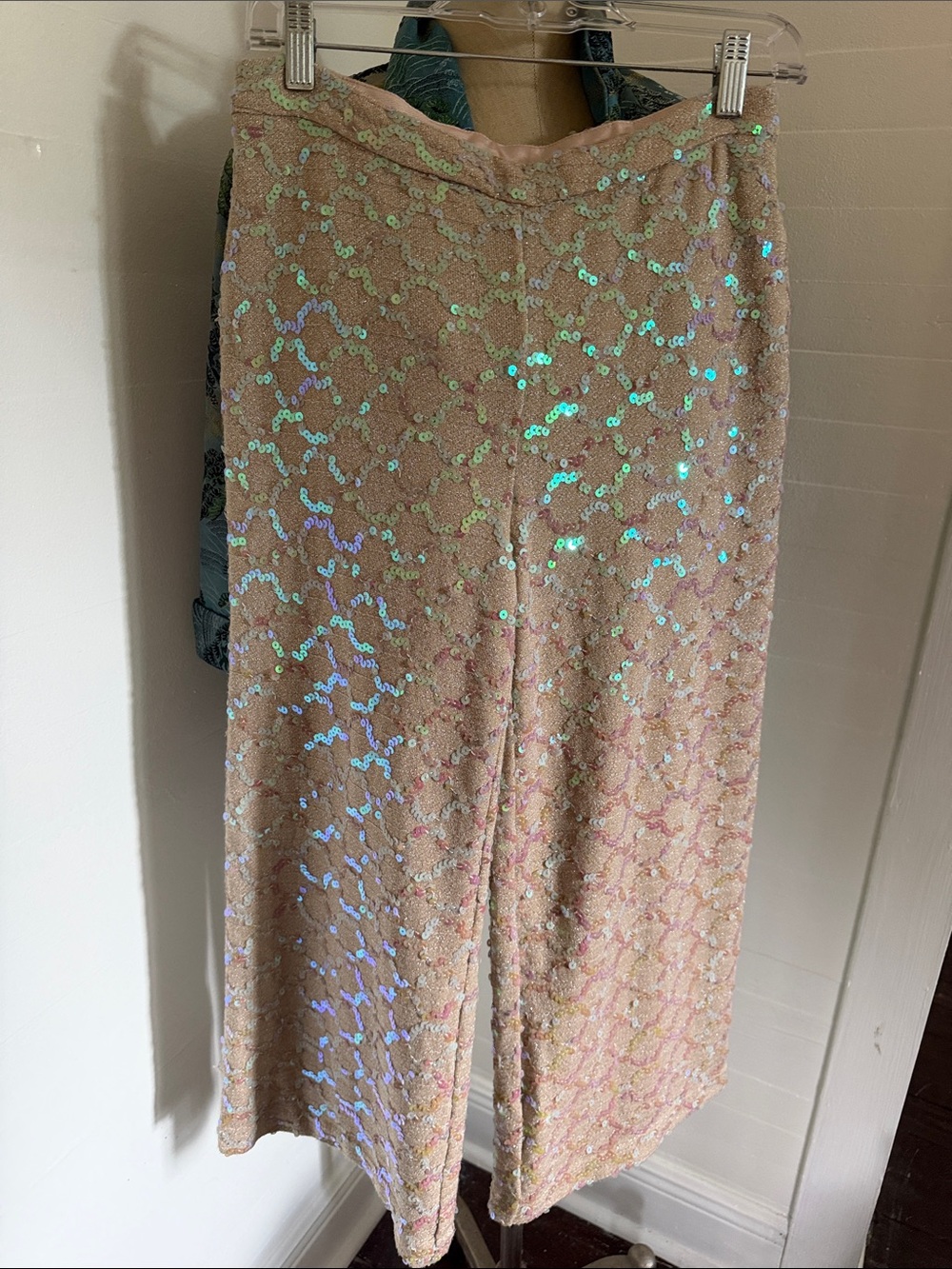 NWT ANTHROPOLOGIE CROPPED SEQUIN PANTS